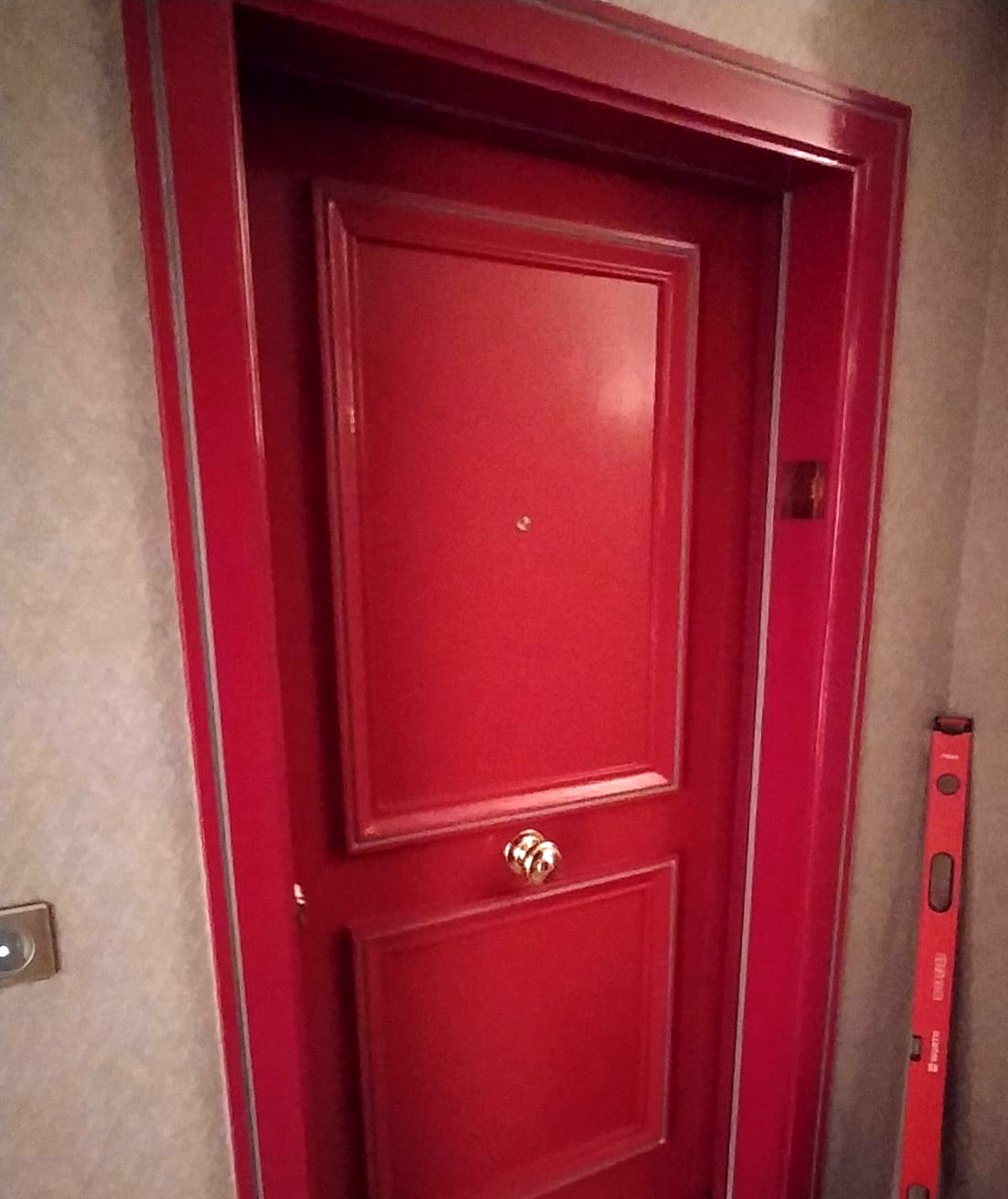 Porte blindée rouge appartement Chambéry